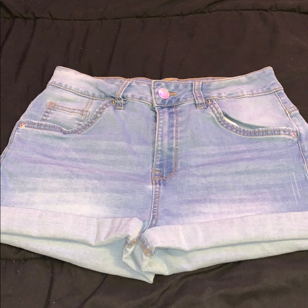 denim shorts light wash.
